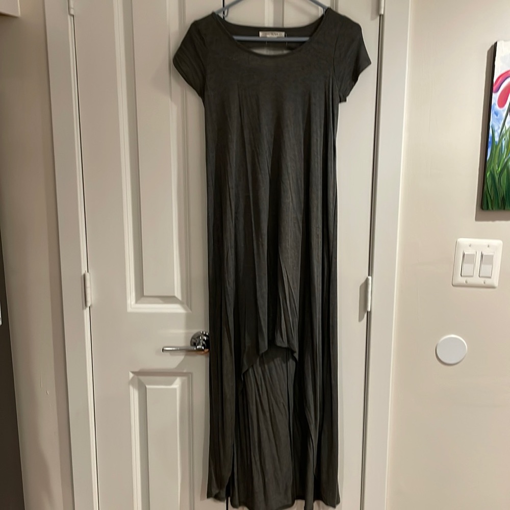 High-low dress with keyhole back